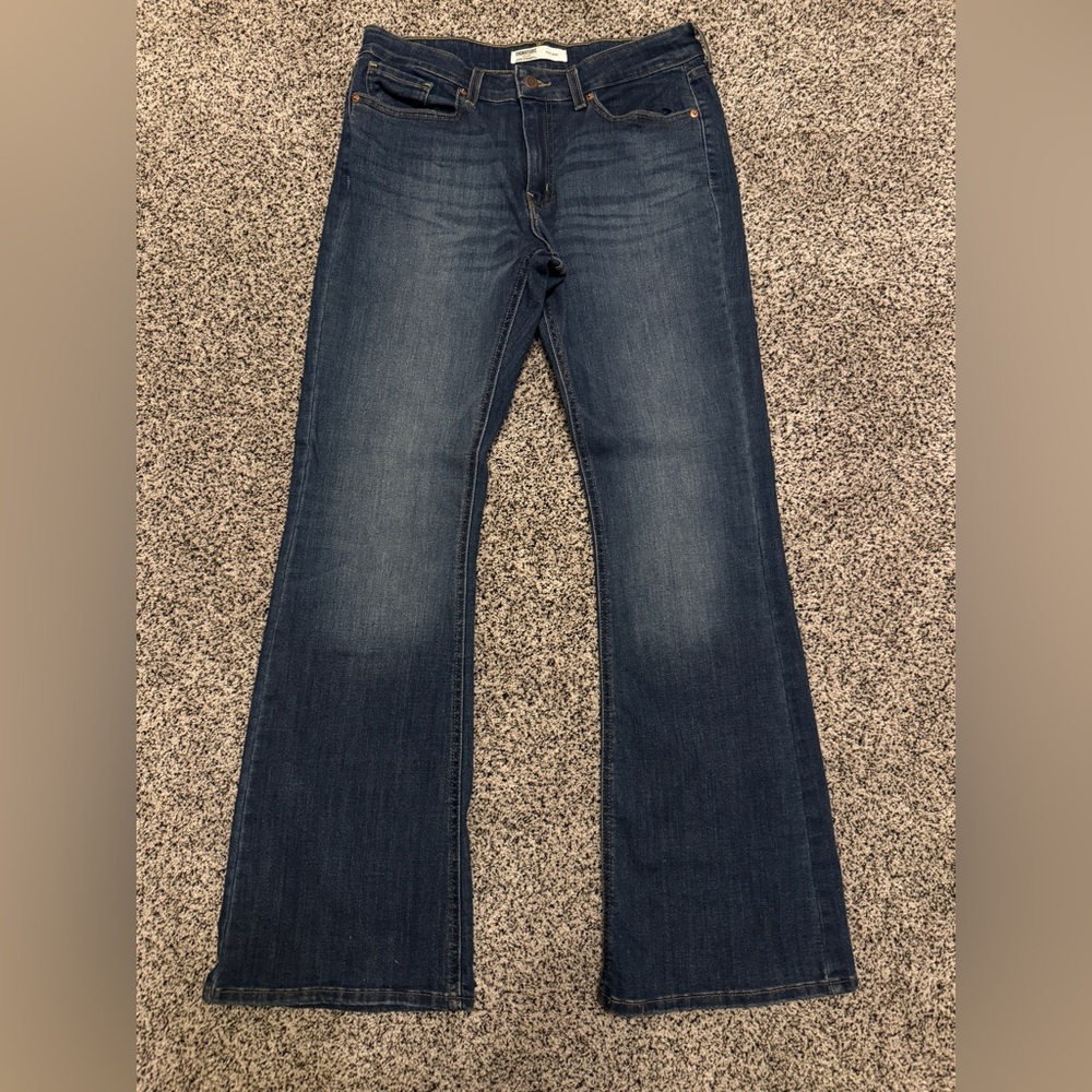 Levi Signature Gold Size 10 Women’s Jeans